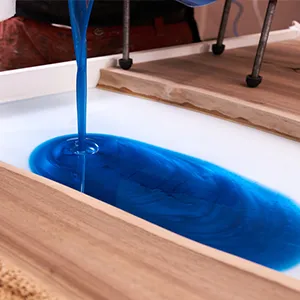 Clear Epoxy Table Top Pouring